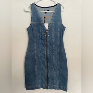 Zip up denim dress, US size 6, never worn with tags